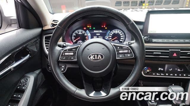 Kia Seltos 2021 — Şəkil 13/20