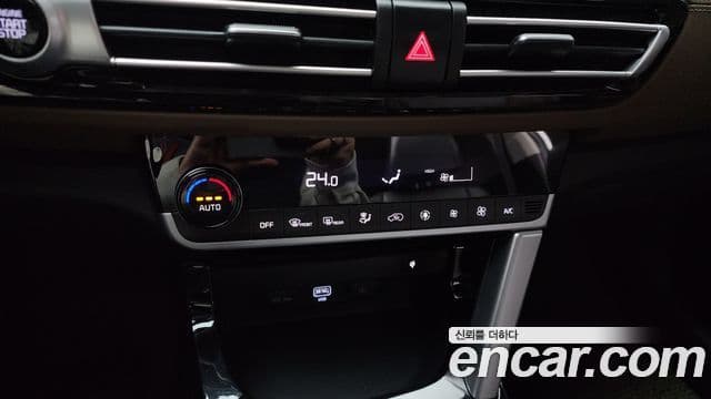 Kia Seltos 2021 — Şəkil 17/20