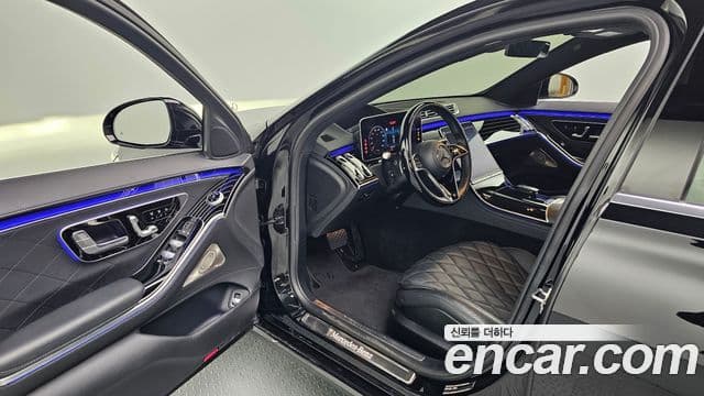 Mercedes-Benz S-Class 2022 — Photo 10/20