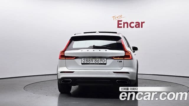 Volvo V60 Cross Country 2019 — Şəkil 4/20