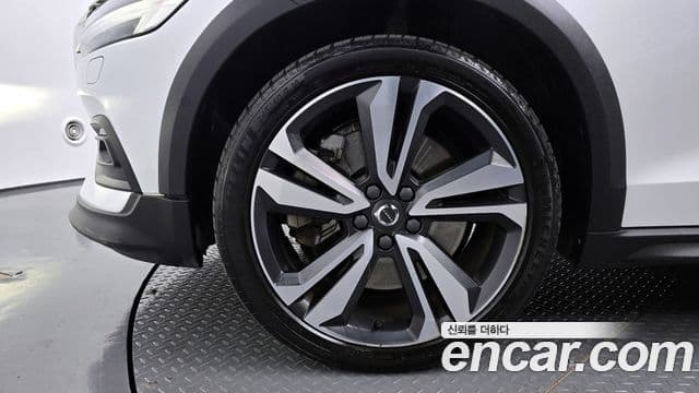Volvo V60 Cross Country 2019 — Şəkil 5/20