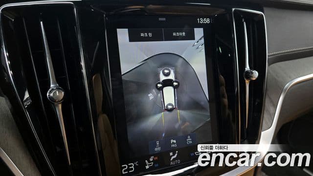 Volvo V60 Cross Country 2019 — Şəkil 16/20