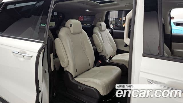 Kia Carnival 2022 — Фото 12/20