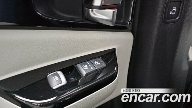 Kia Carnival 2022 — Фото 18/20