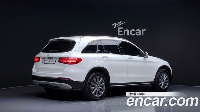 Mercedes-Benz GLC-Class 2018 — Şəkil 2/19