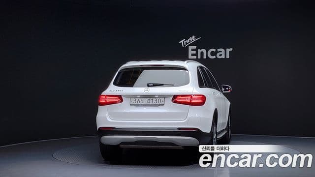 Mercedes-Benz GLC-Class 2018 — Şəkil 12/19