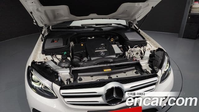 Mercedes-Benz GLC-Class 2018 — Şəkil 16/19