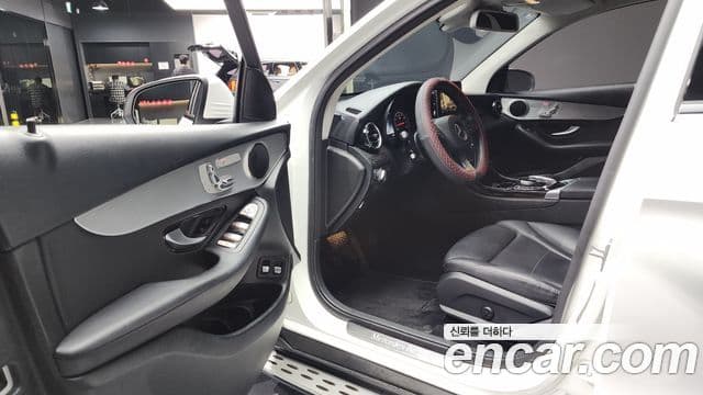 Mercedes-Benz GLC-Class 2018 — Şəkil 10/19