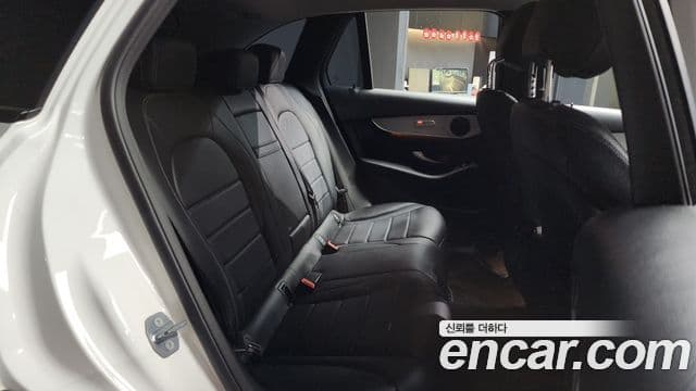 Mercedes-Benz GLC-Class 2018 — Şəkil 11/19