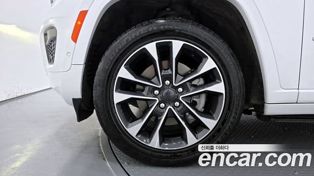 Jeep Grand Cherokee 2022 — фото 5 из 20