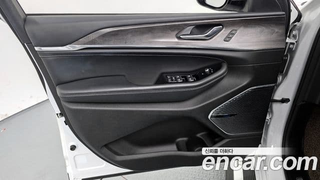 Jeep Grand Cherokee 2022 — Şəkil 18/20