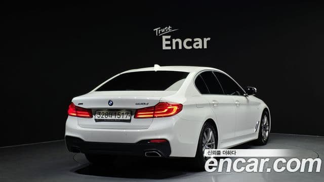 BMW 5 Series 2019 — ფოტო 2/20