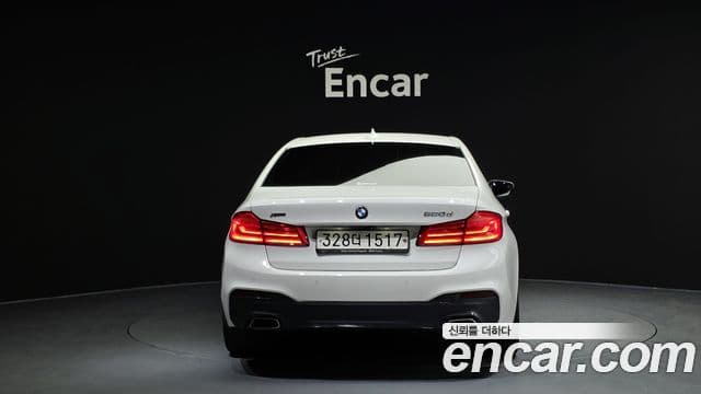 BMW 5 Series 2019 — ფოტო 4/20