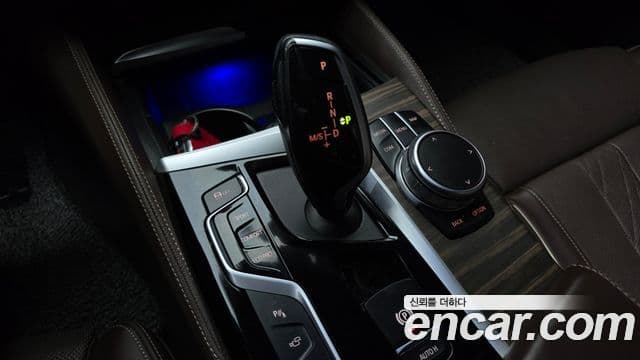 BMW 5 Series 2019 — ფოტო 9/20