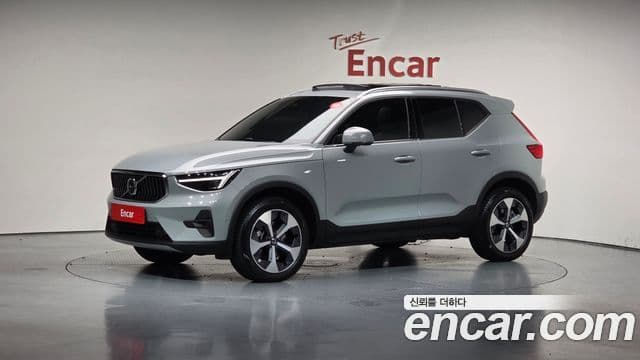 Volvo XC40 2024 — ფოტო 1/20