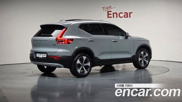 Volvo XC40 2024 — ფოტო 2/20