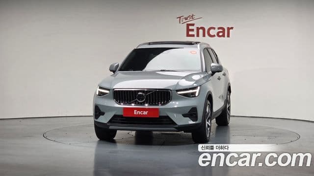 Volvo XC40 2024 — ფოტო 3/20