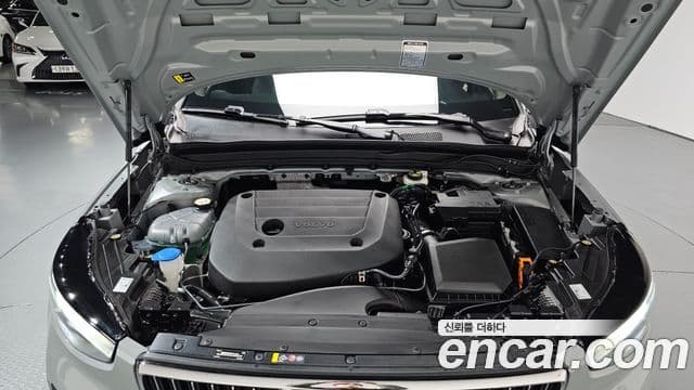 Volvo XC40 2024 — ფოტო 6/20