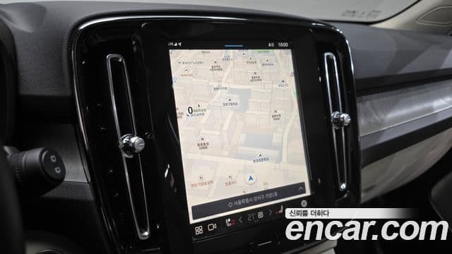 Volvo XC40 2024 — ფოტო 14/20