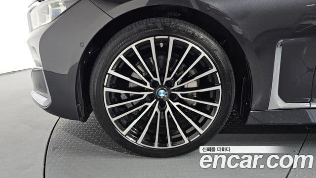 BMW 7 Series 2019 — Photo 13/20