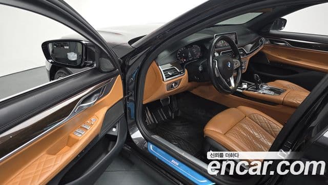 BMW 7 Series 2019 — Photo 9/20