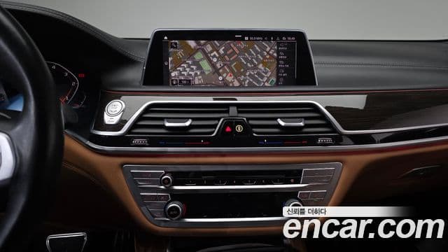 BMW 7 Series 2019 — Photo 15/20