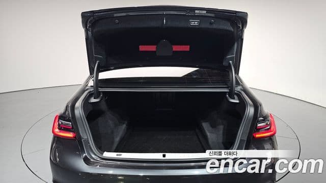 BMW 7 Series 2019 — Photo 17/20