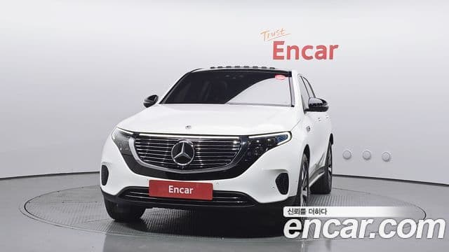 Mercedes-Benz EQC 2020 — ფოტო 1/20