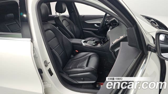 Mercedes-Benz EQC 2020 — ფოტო 2/20