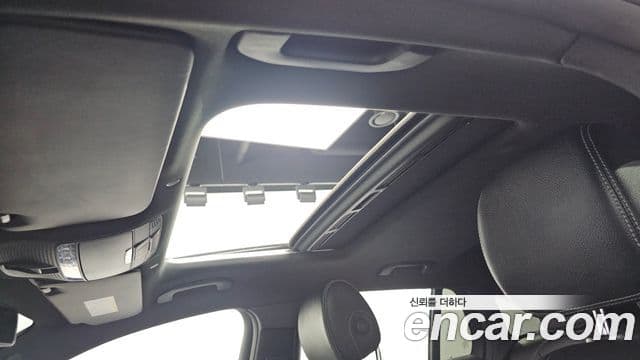 Mercedes-Benz EQC 2020 — ფოტო 19/20