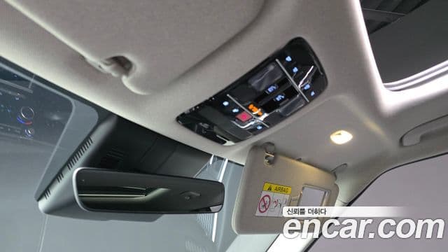 Hyundai Santa Fe 2023 — Фото 17/20