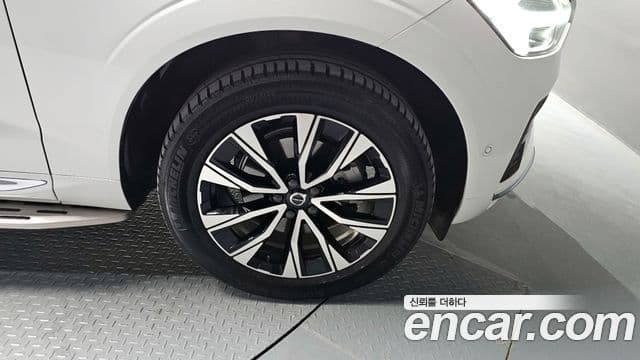 Volvo XC60 2023 — Şəkil 12/20