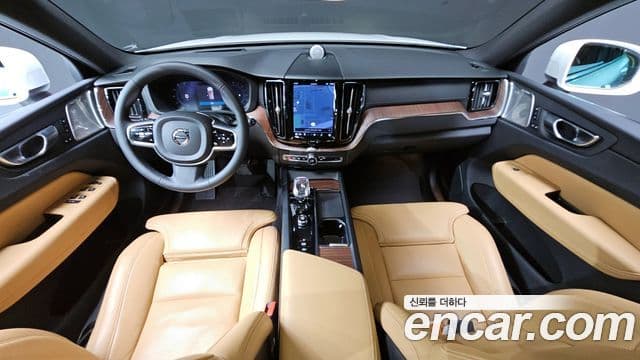 Volvo XC60 2023 — Şəkil 19/20