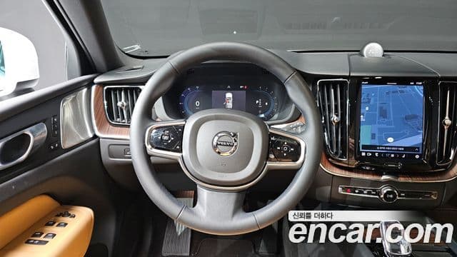 Volvo XC60 2023 — Şəkil 7/20