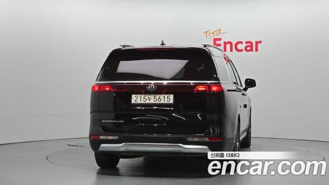 Kia Carnival 2020 — ფოტო 4/20