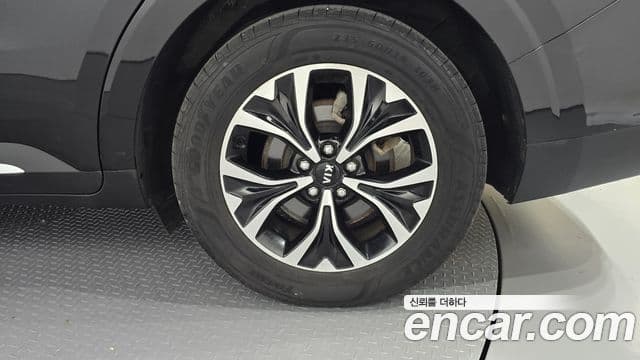 Kia Carnival 2020 — ფოტო 5/20