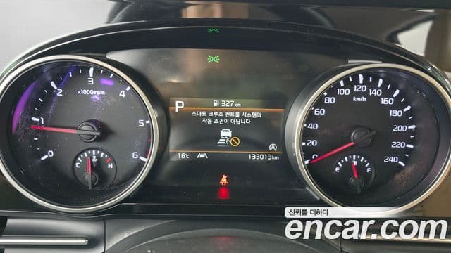 Kia Carnival 2020 — ფოტო 8/20