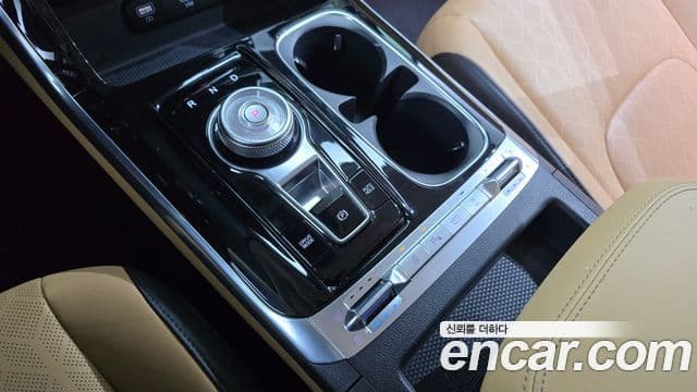 Kia Carnival 2020 — ფოტო 9/20