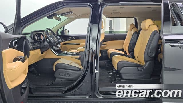 Kia Carnival 2020 — ფოტო 10/20