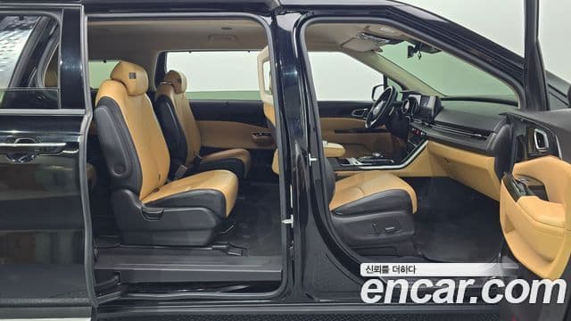 Kia Carnival 2020 — ფოტო 11/20