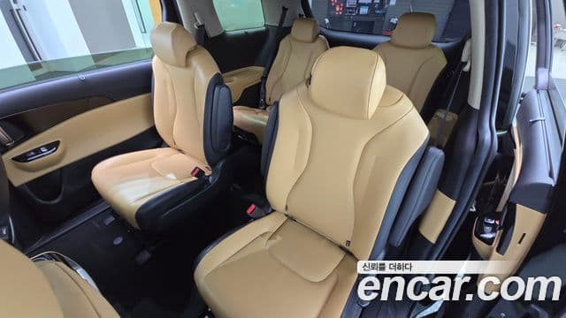 Kia Carnival 2020 — ფოტო 12/20