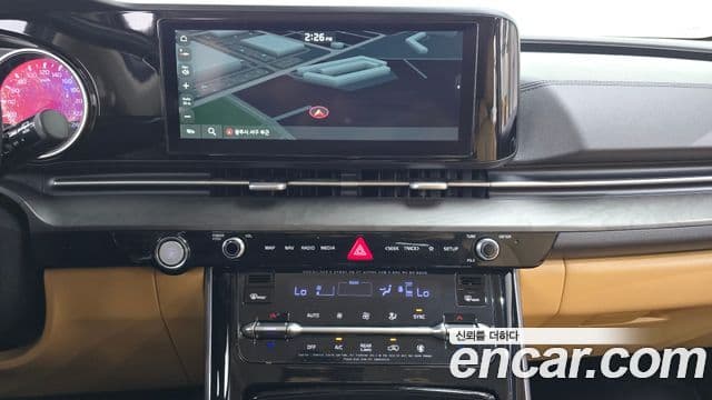 Kia Carnival 2020 — ფოტო 14/20