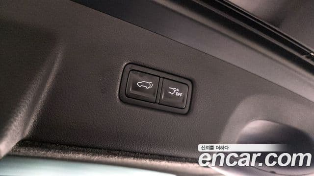 Kia Carnival 2020 — ფოტო 19/20