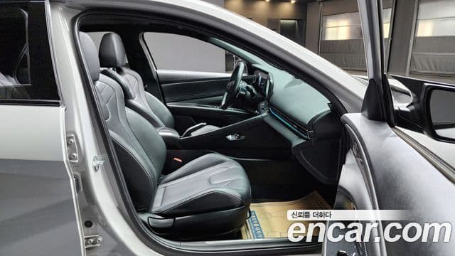 Hyundai The New Avante Hybrid 2022 — ფოტო 13/20