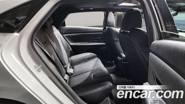 Hyundai The New Avante Hybrid 2022 — ფოტო 8/20