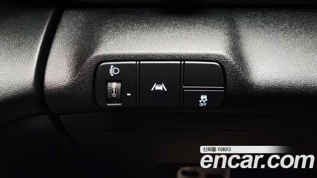 Hyundai The New Avante Hybrid 2022 — ფოტო 14/20