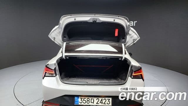 Hyundai The New Avante Hybrid 2022 — ფოტო 15/20