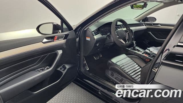 Volkswagen Passat GT 2022 — Şəkil 10/20