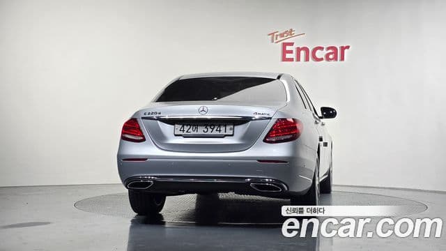 Mercedes-Benz E-Class 2019 — ფოტო 4/20
