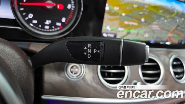 Mercedes-Benz E-Class 2019 — фото 9 из 20